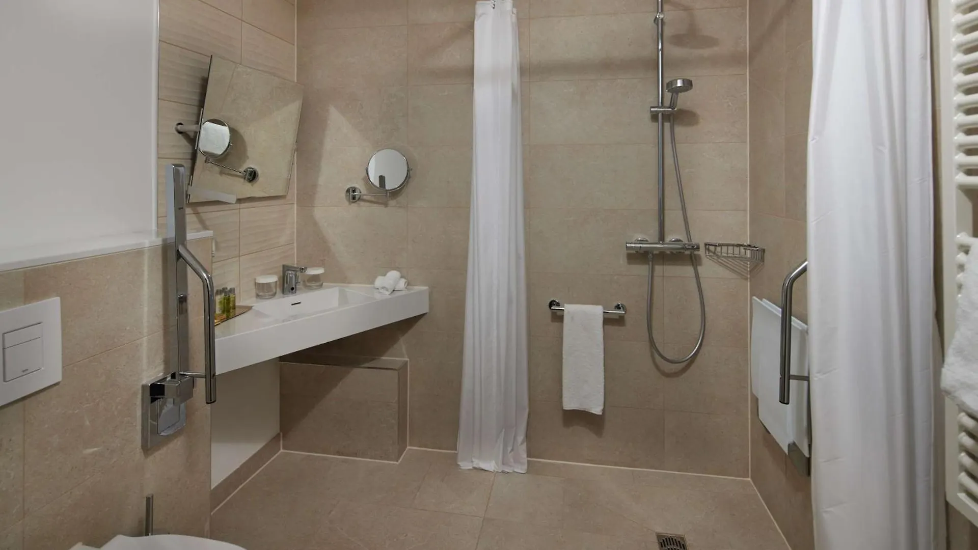 Doubletree By Hilton Hannover Schweizerhof Hotel