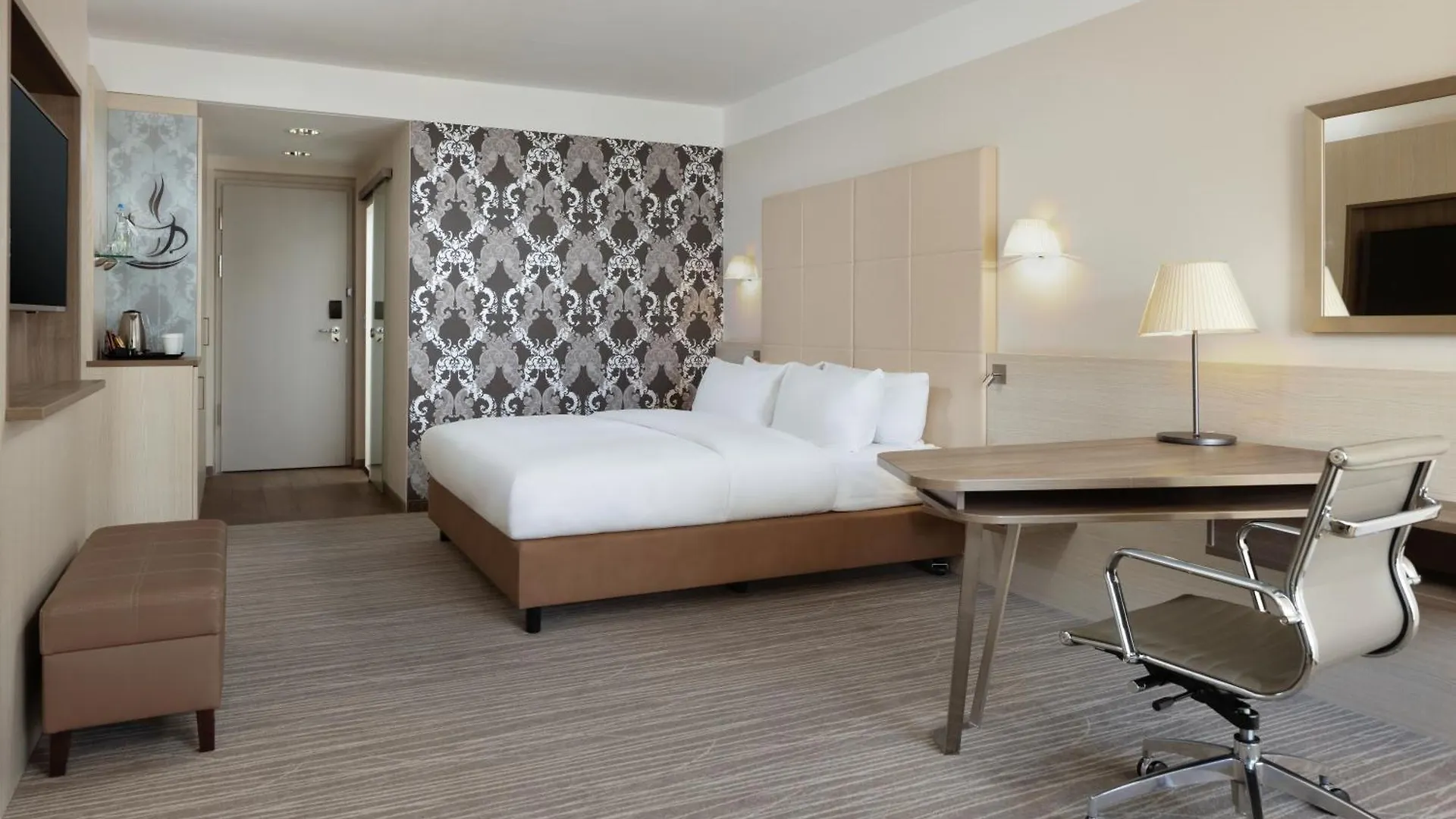 Doubletree By Hilton Hannover Schweizerhof Hotel