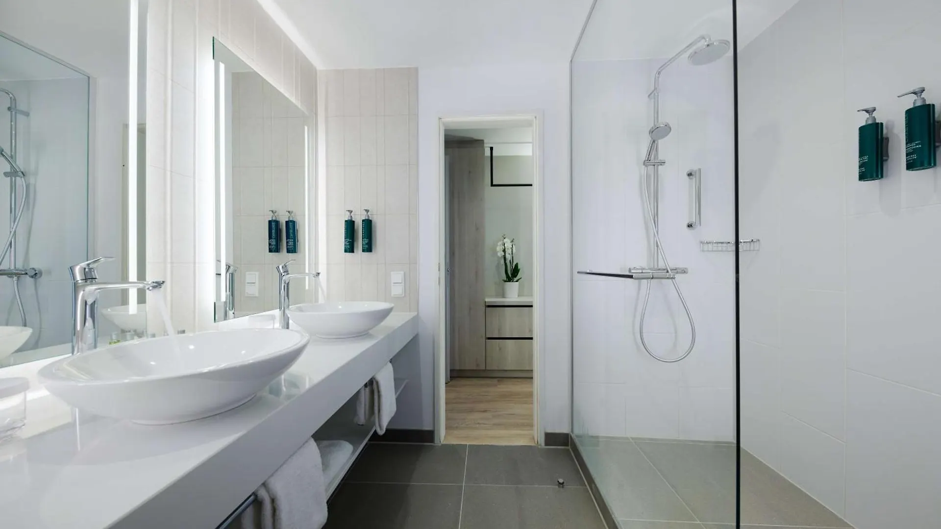 Отель Doubletree By Hilton Hannover Schweizerhof