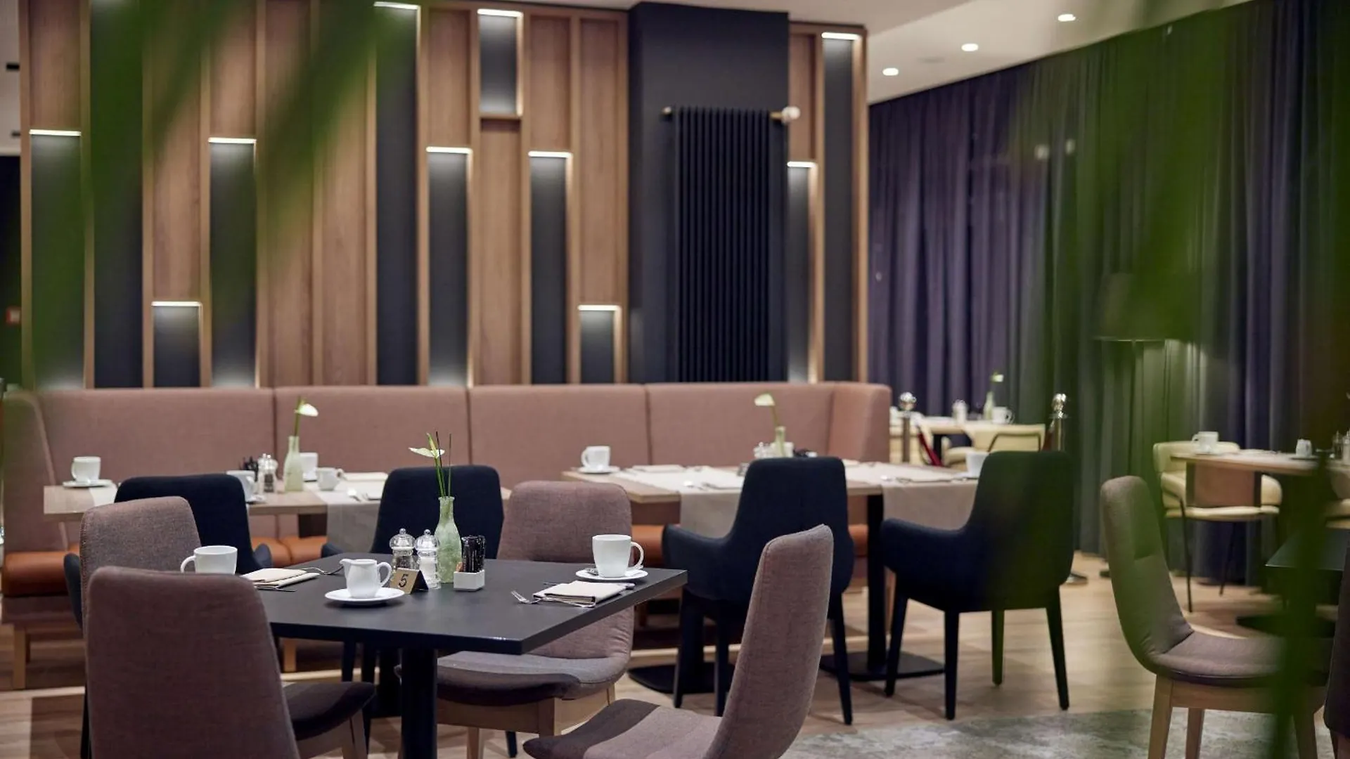 Doubletree By Hilton Hannover Schweizerhof Отель