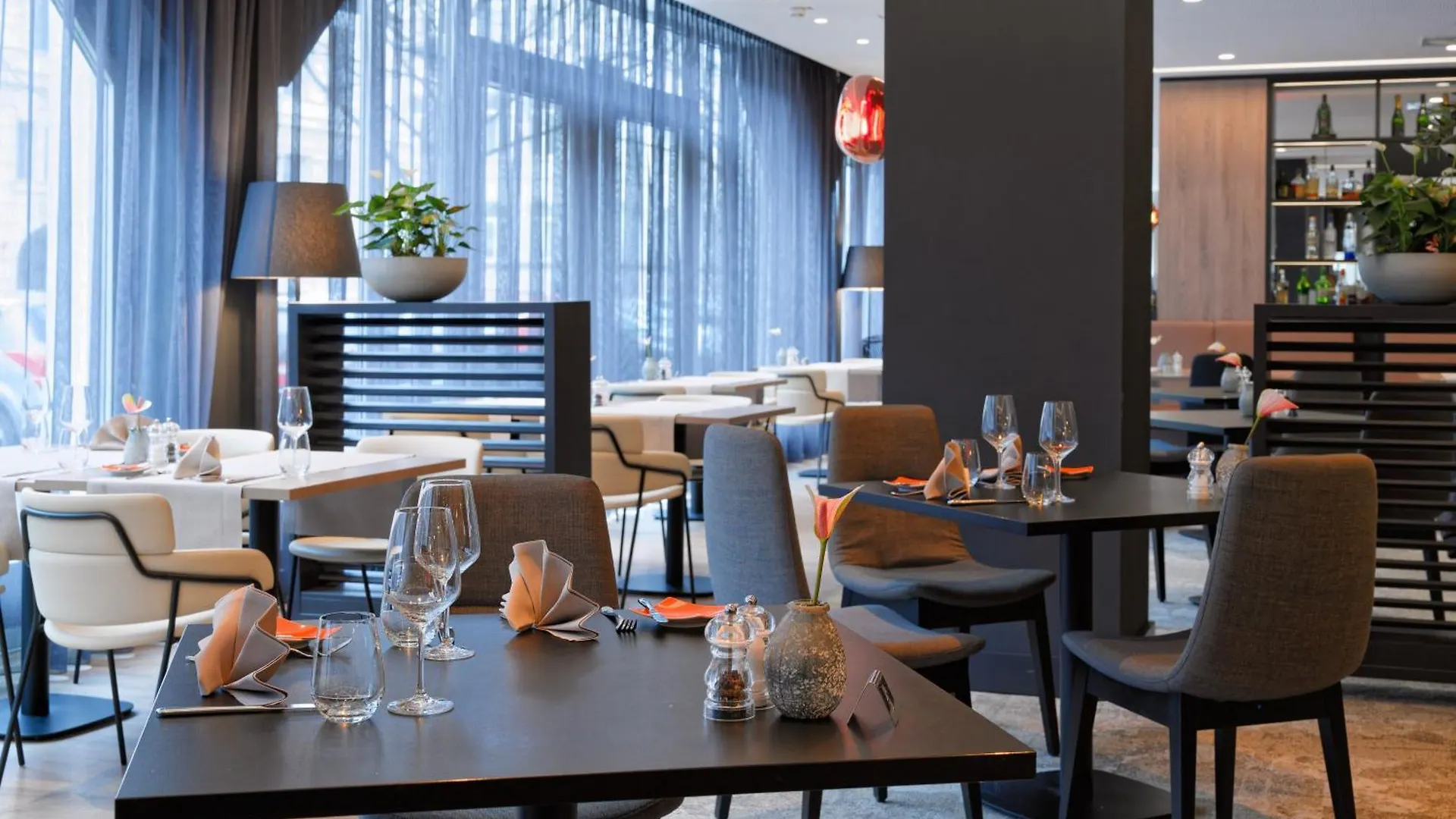 Отель Doubletree By Hilton Hannover Schweizerhof