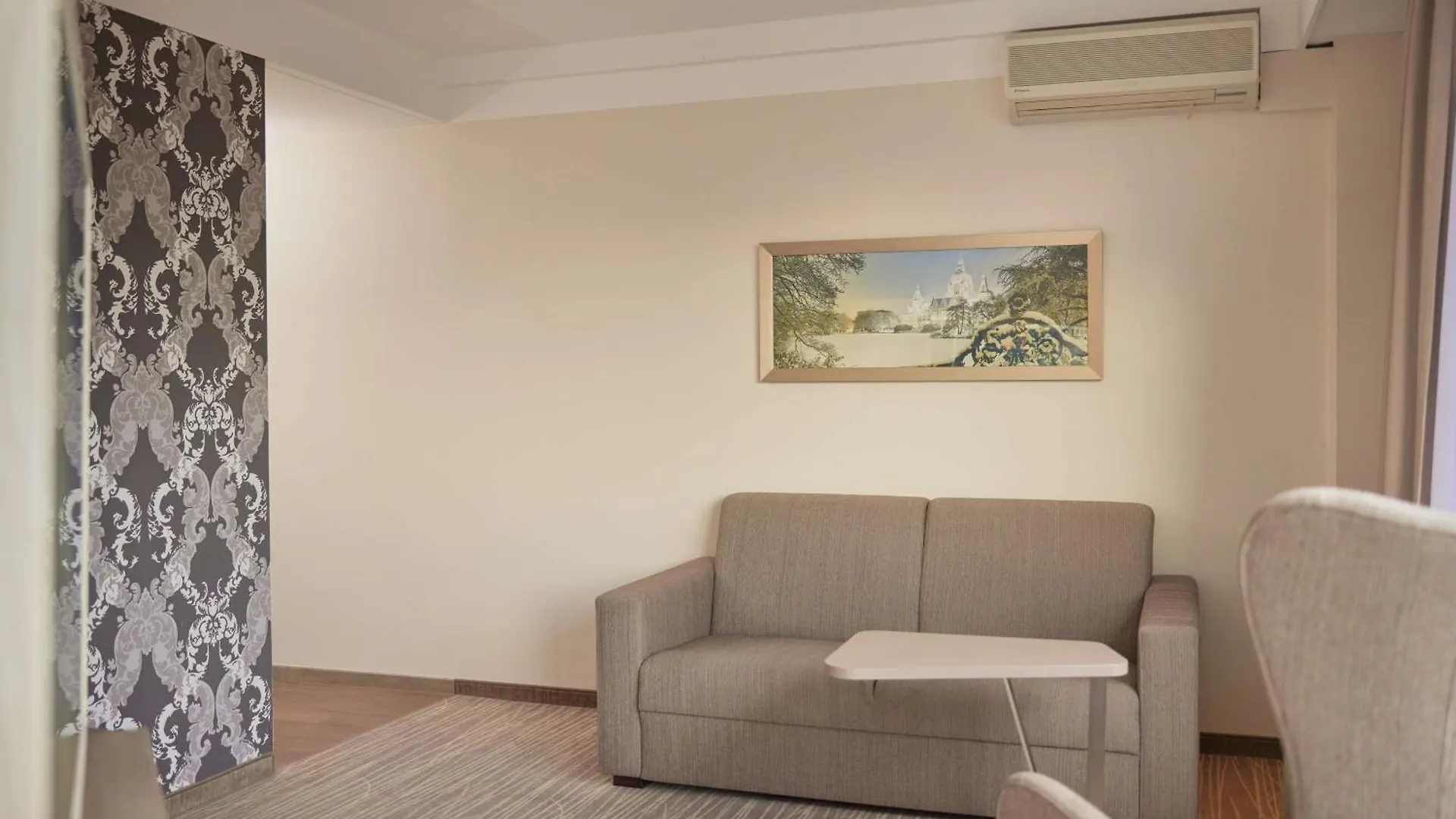 Отель Doubletree By Hilton Hannover Schweizerhof