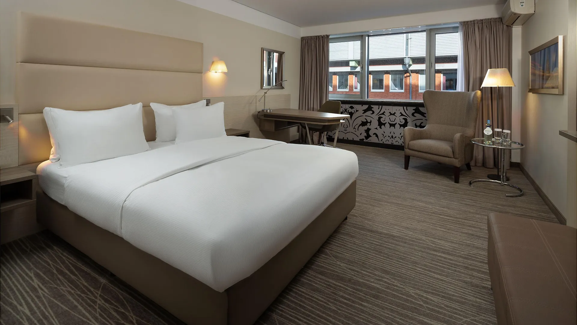 DoubleTree by Hilton Hannover Schweizerhof Hotel