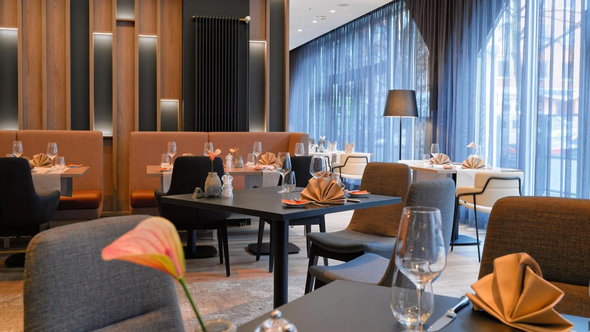 DoubleTree by Hilton Hannover Schweizerhof 4*,  Deutschland